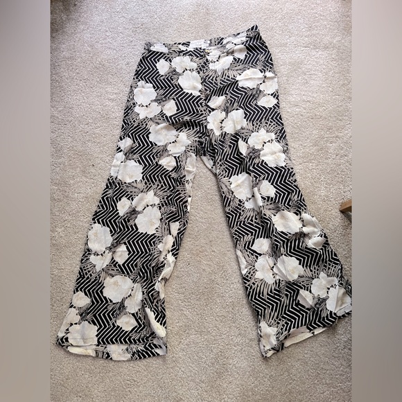 Soft Flowy Pants - Picture 1 of 2